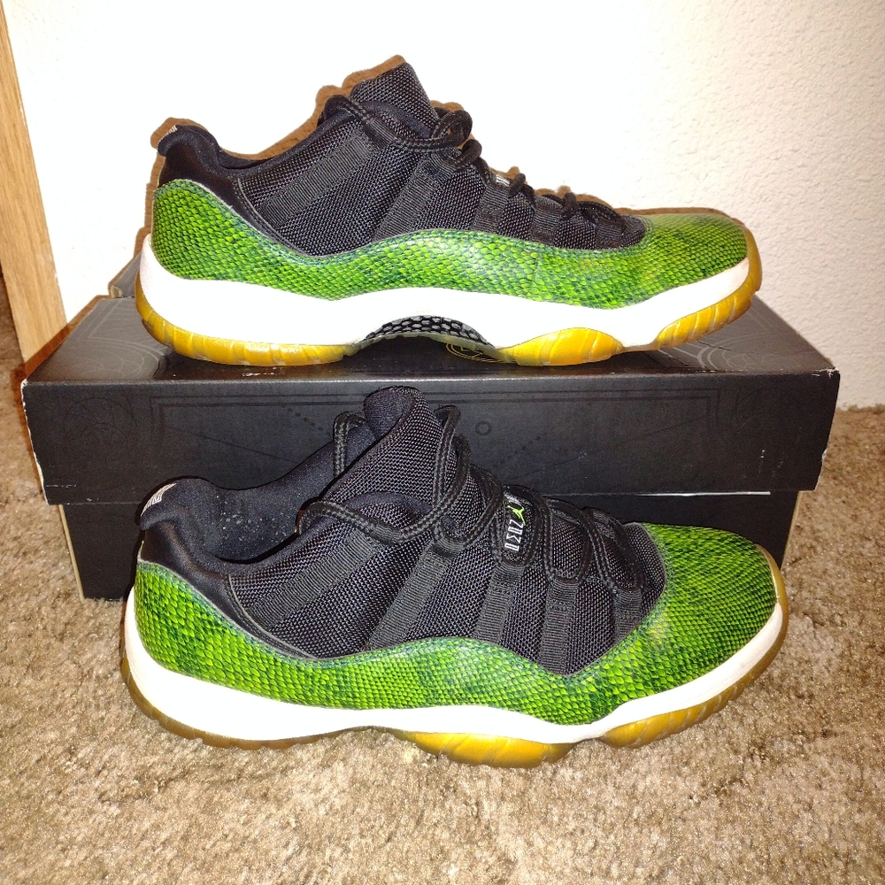 AIR JORDAN 11 LOW "Green Snakeskin"